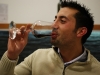 Rocco Vallorani mentre degusta uno dei suoi vini